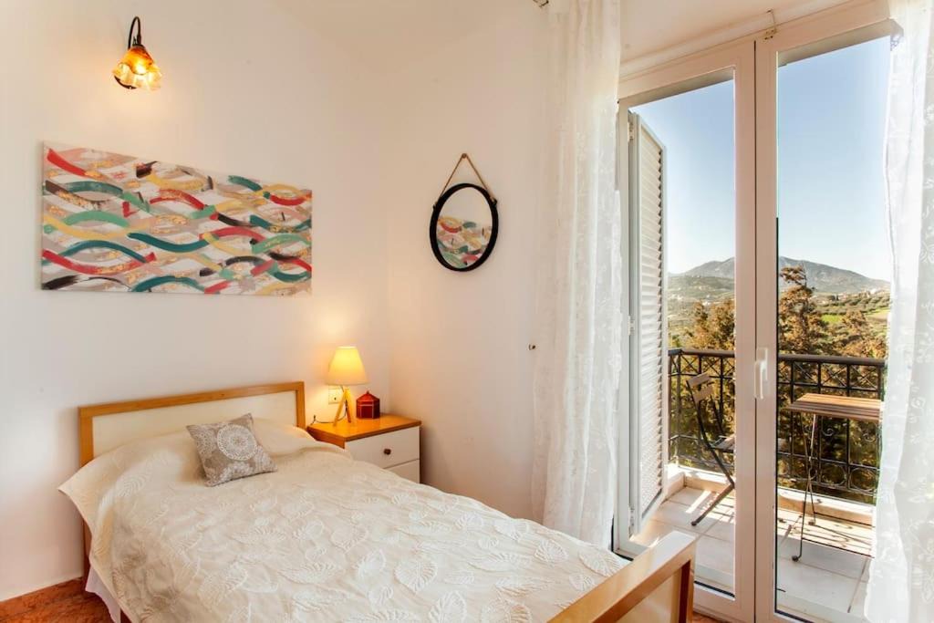 Photo of Bedroom in Skalani