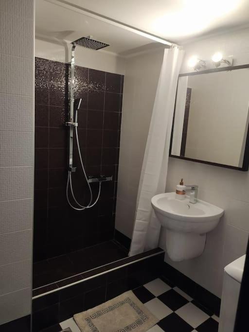 Photo of Bathroom in Nikaia-Agios Ioannis Rentis