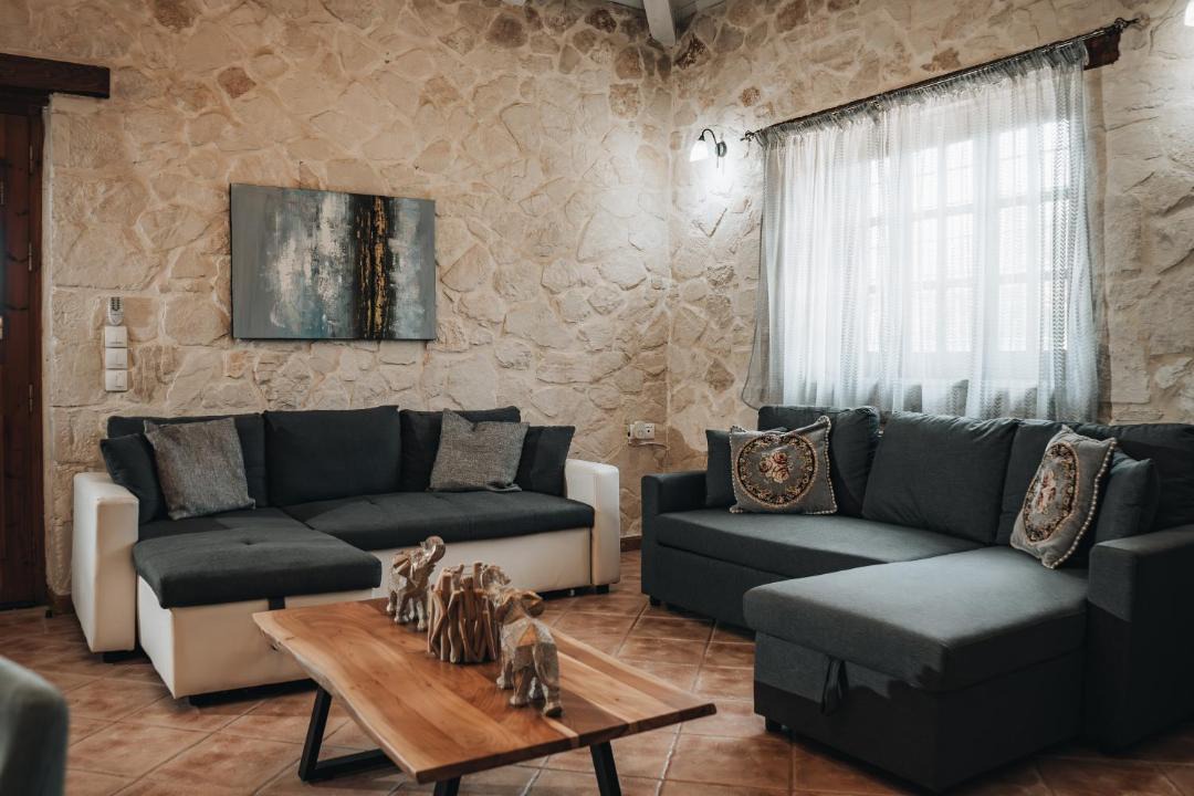 Photo of Livingroom in Neromilos