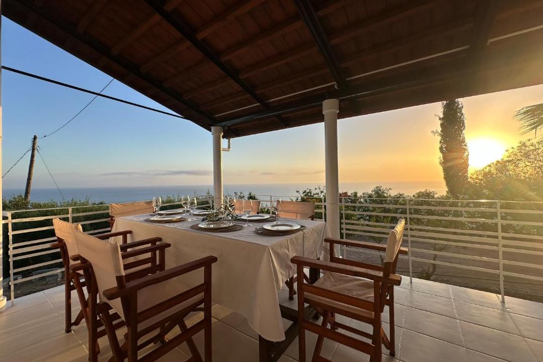 Photo of Patio Balcony in Loutsa