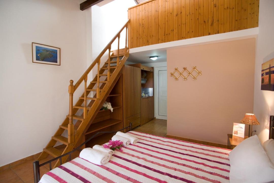 Photo of Others in Mikros Gialos