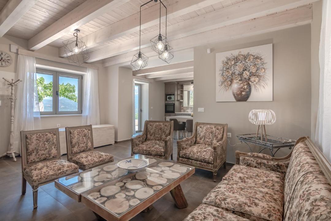 Photo of Livingroom in Bapiolos