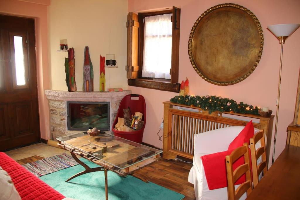 Photo of Livingroom in Karpenisi