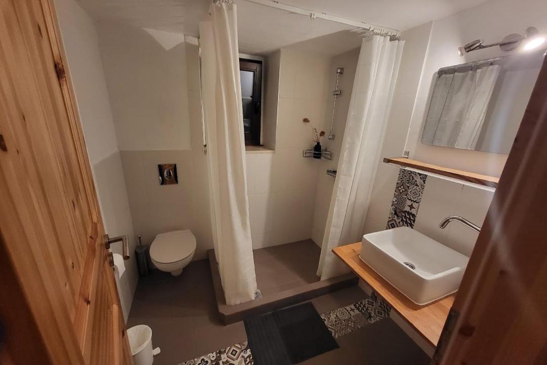 Photo of Bathroom in Omales