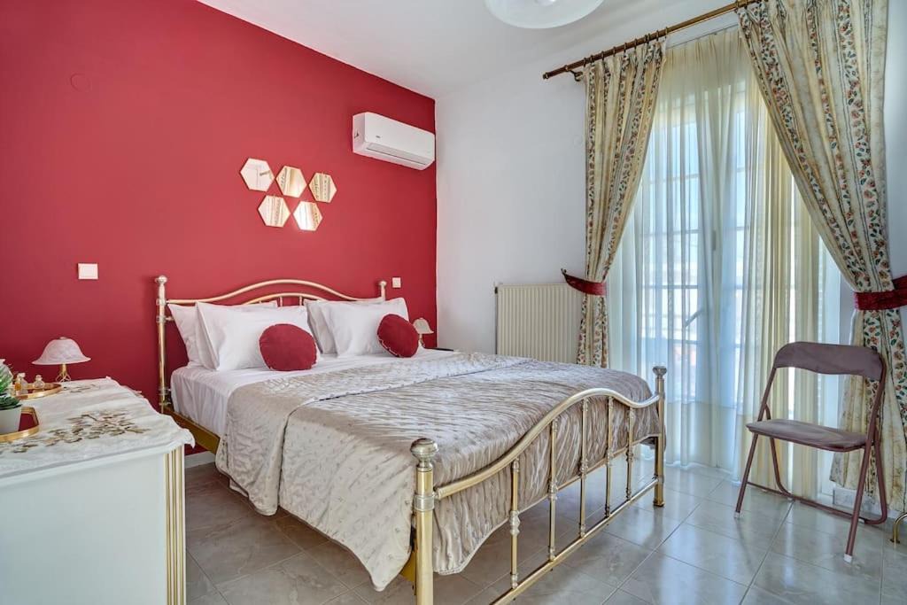 Photo of Bedroom in Salakos