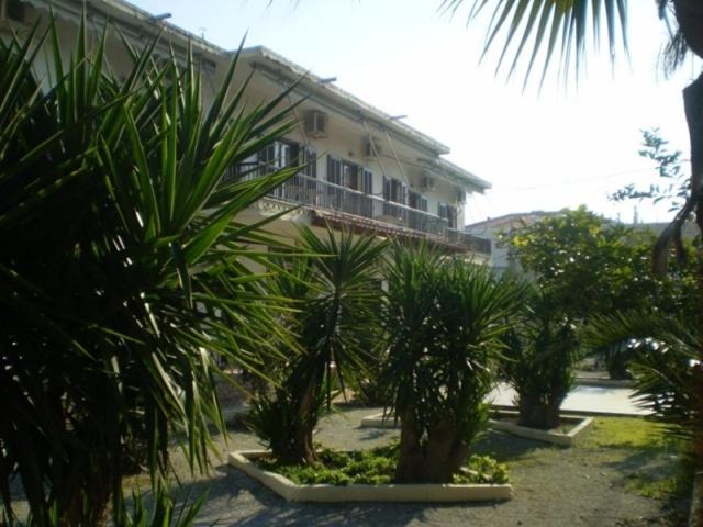Photo of Buildings in Nees Pagases
