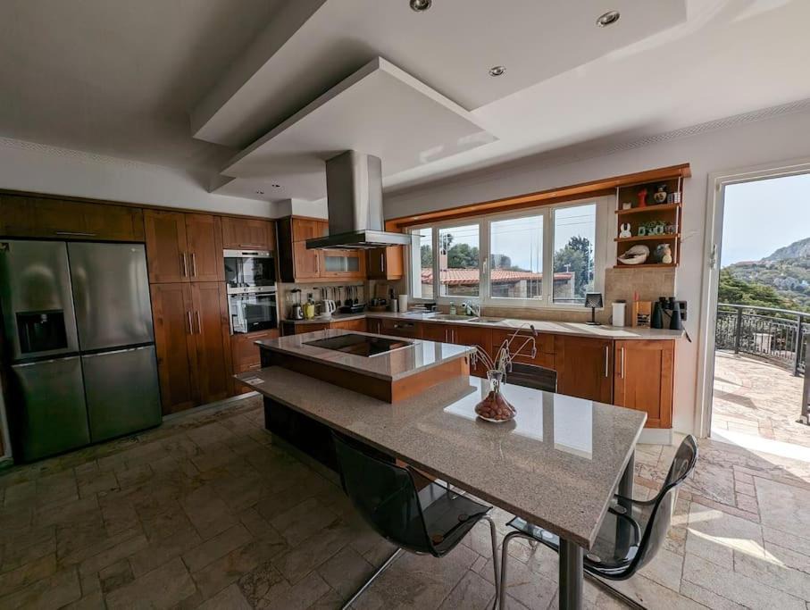 Photo of Kitchen in Limni Vouliagmenis