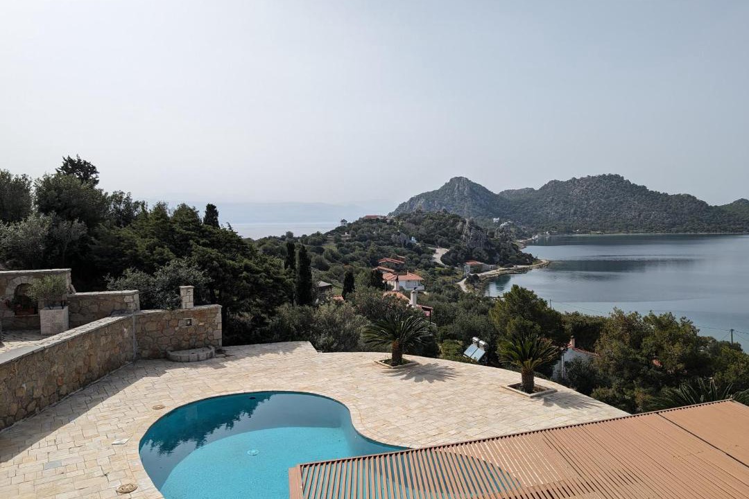 Photo of Others in Limni Vouliagmenis