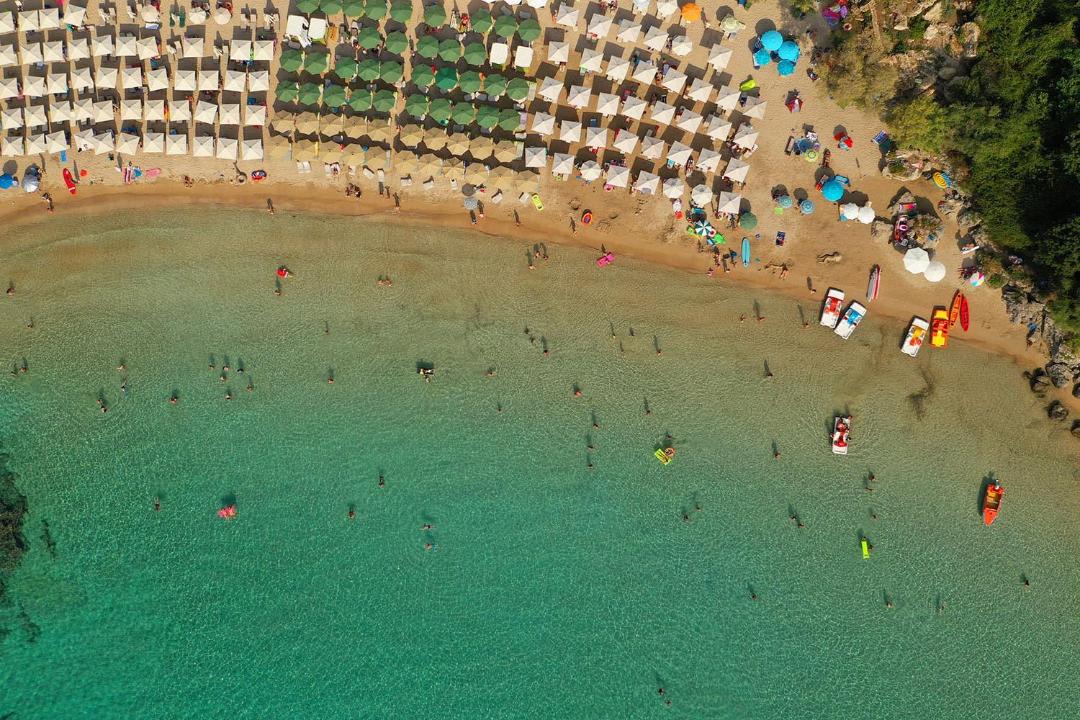 Photo of Others in Lefktro