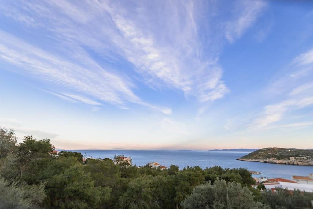 Photo of Outdoor in Kaki Thalassa