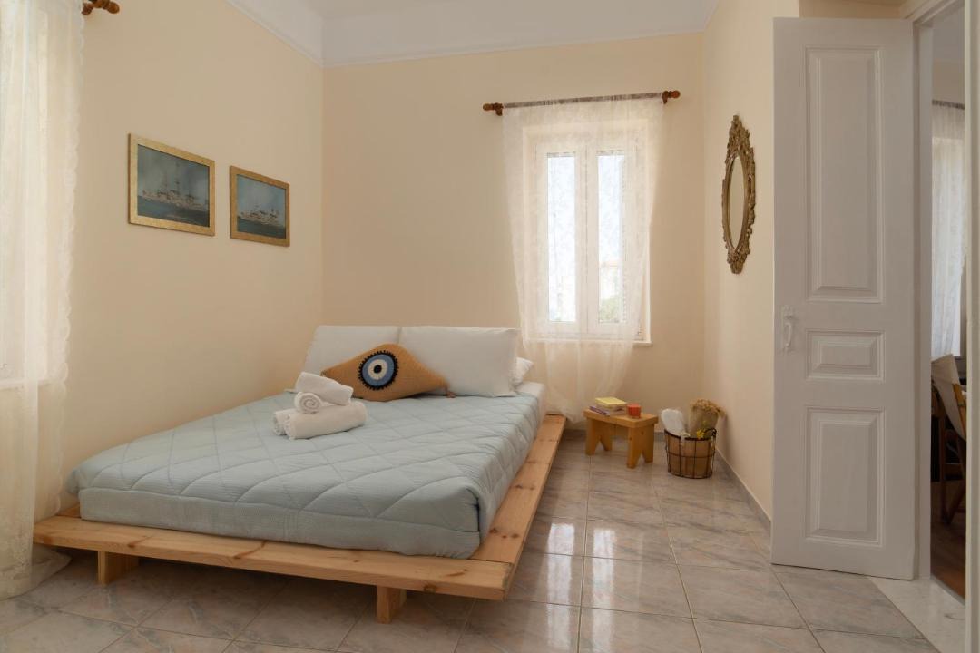 Photo of Bedroom in Paleopolis