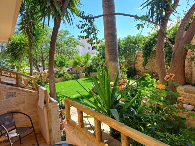 Photo of Patio Balcony in Pitsidia