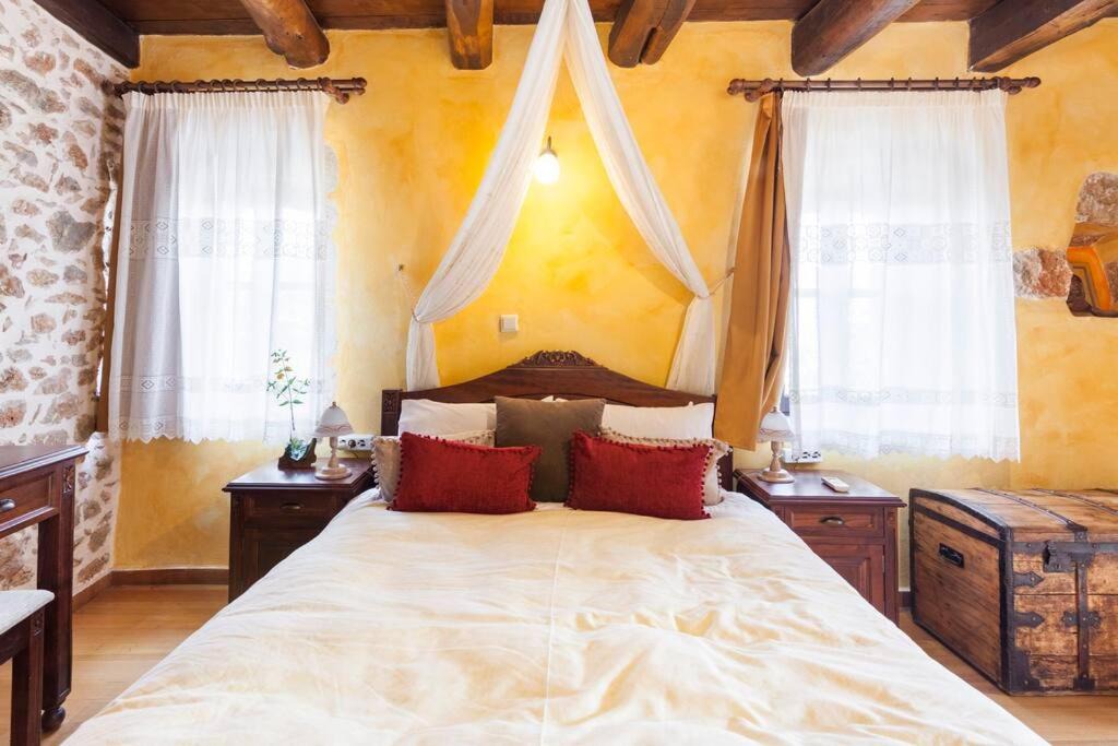 Photo of Bedroom in Samonas