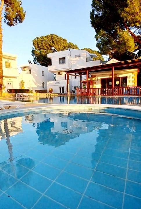 Photo of Others in Pefkos
