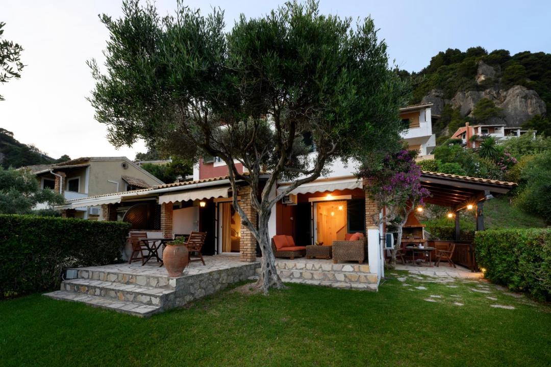 Photo of Buildings in Parelia