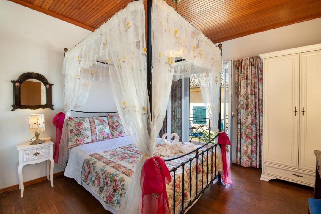 Photo of Bedroom in Longos