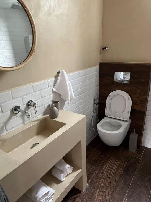 Photo of Bathroom in Kompi