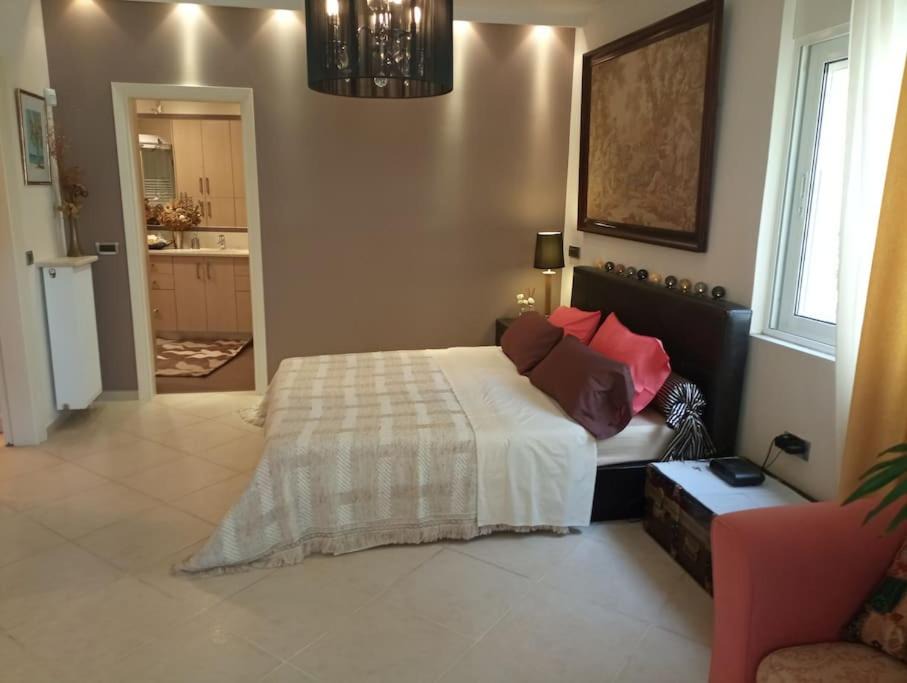 Photo of Bedroom in Alimos