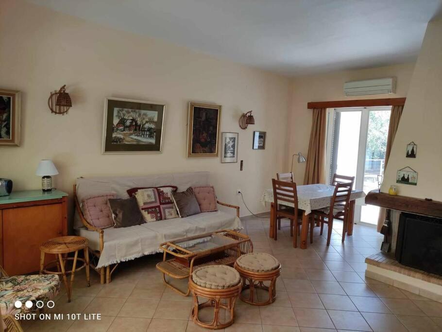 Photo of Livingroom in Eretria