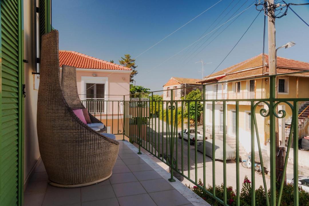 Photo of Patio Balcony in Molos