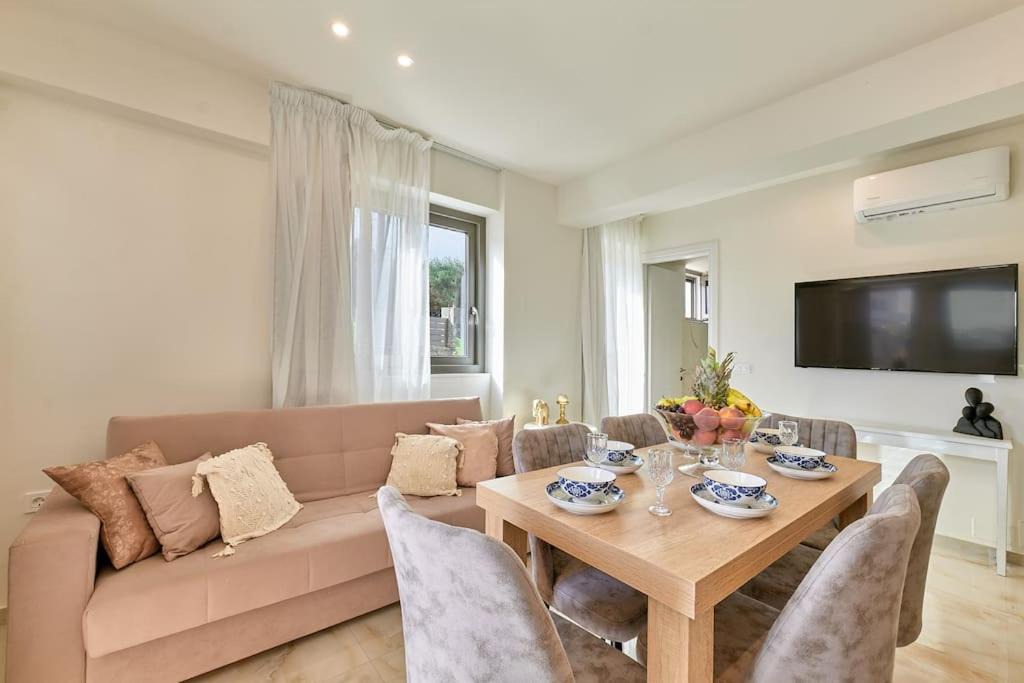 Photo of Livingroom in Stavromenos