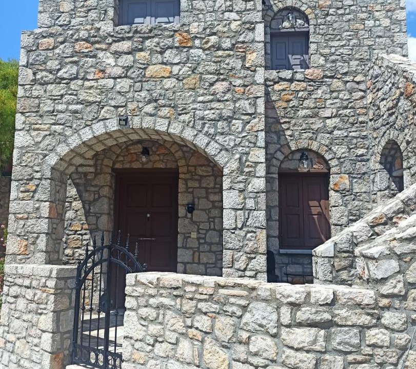 Photo of Buildings in Avgonima