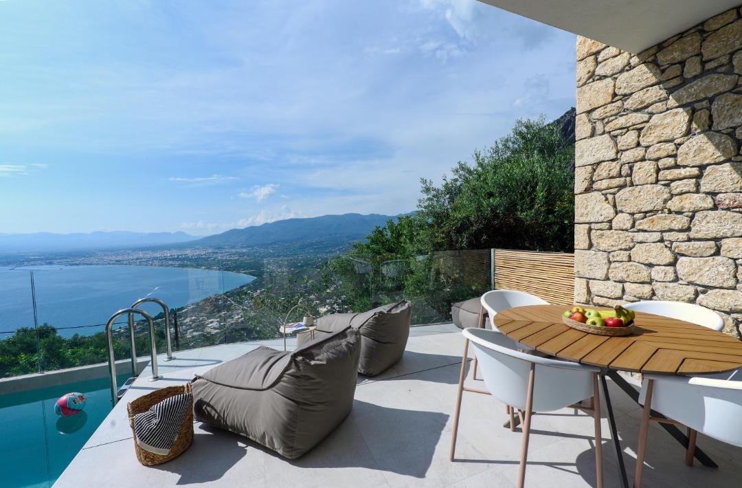 Photo of Patio Balcony in Diasella