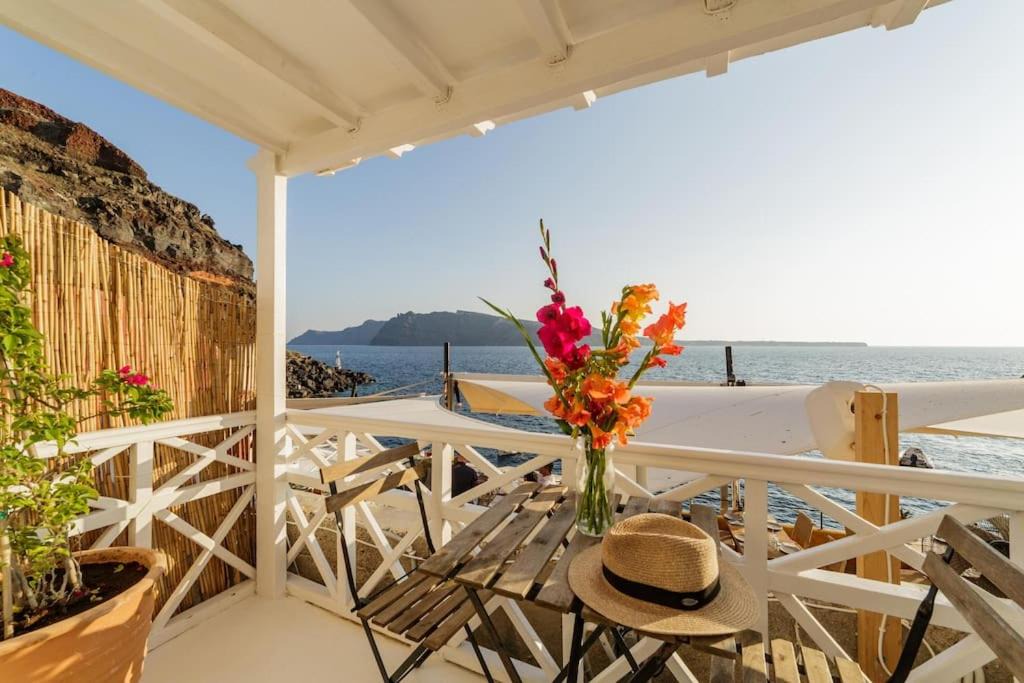 Photo of Patio Balcony in Amoudi Bay
