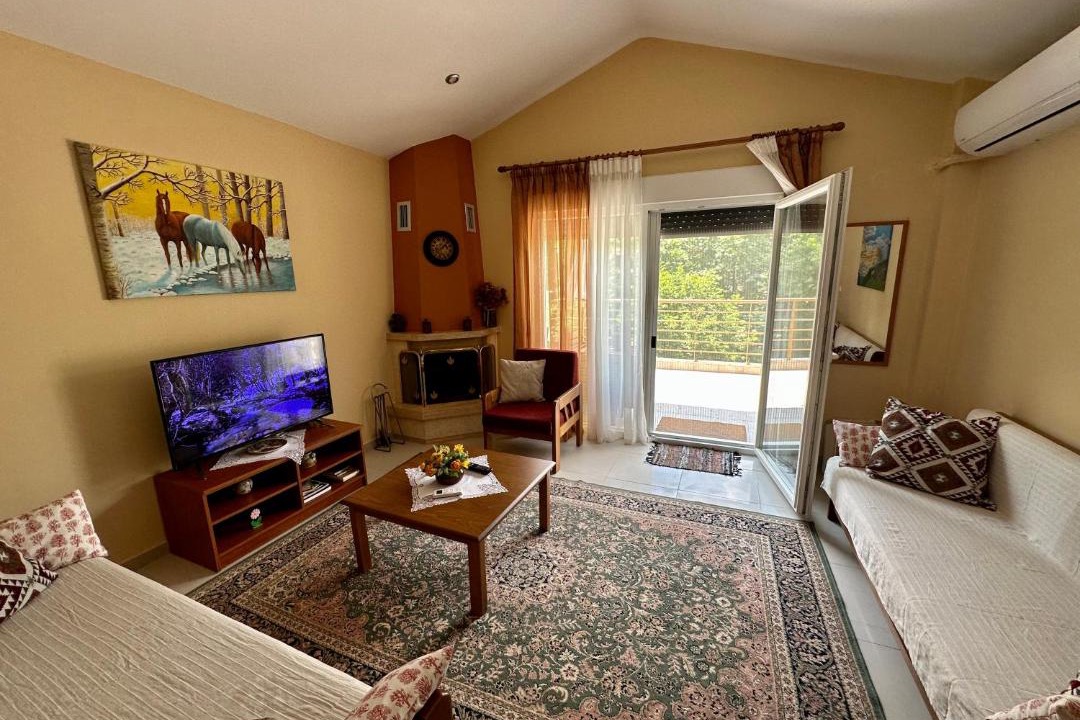 Photo of Livingroom in Almopia