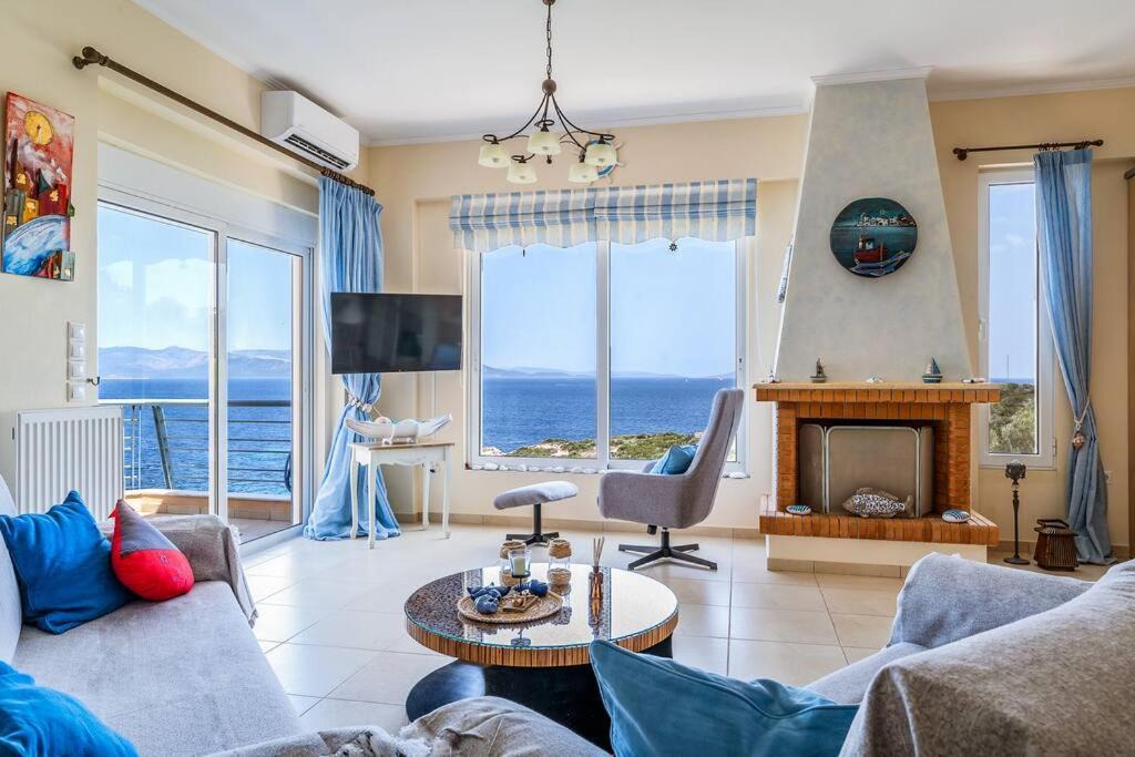 Photo of Livingroom in Marathon