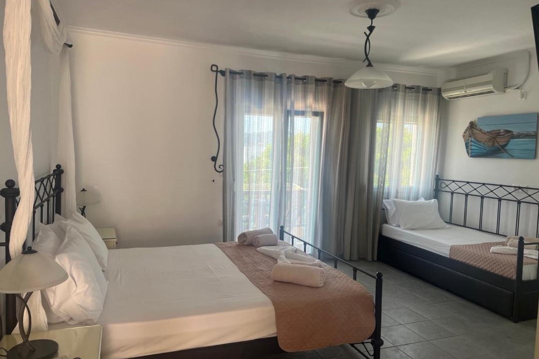 Photo of Bedroom in Adamas