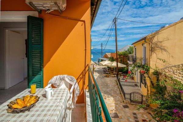 Photo of Patio Balcony in Longos