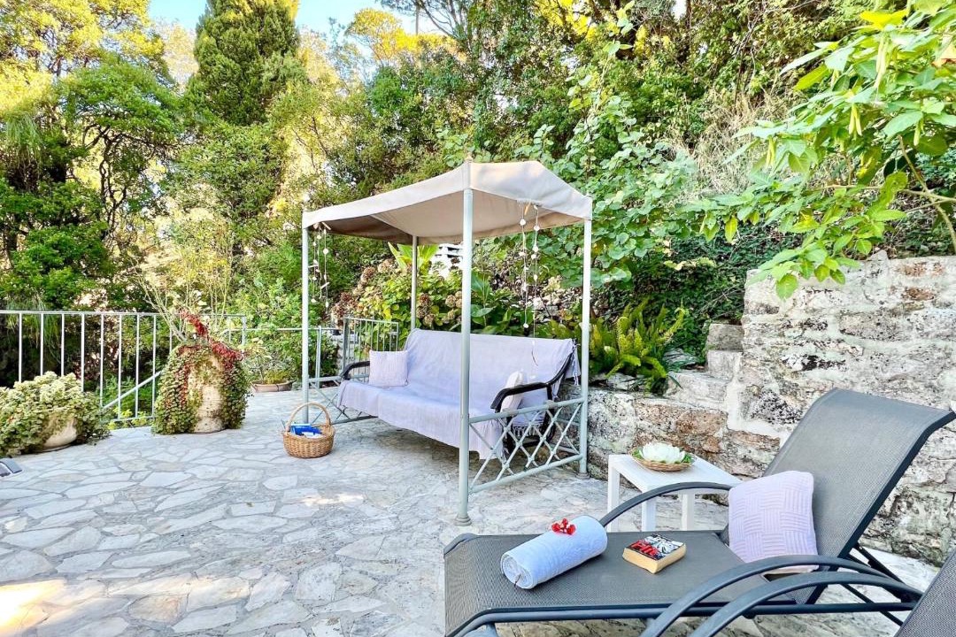 Photo of Patio Balcony in Apraos