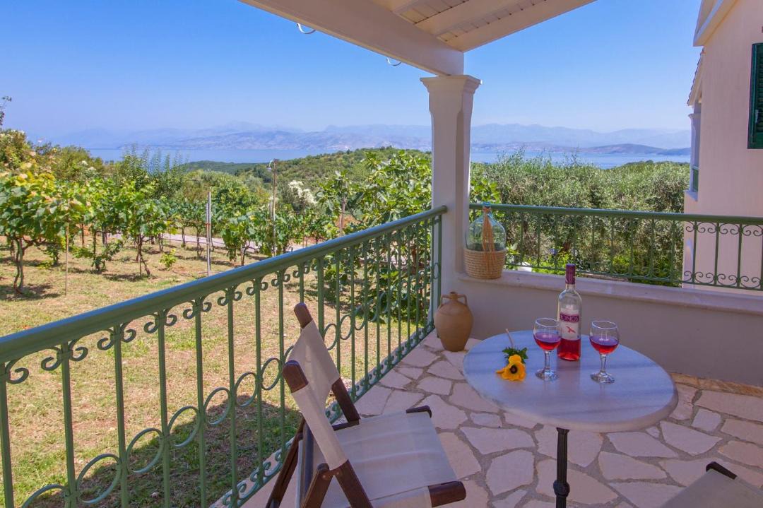 Photo of Patio Balcony in Petaleia