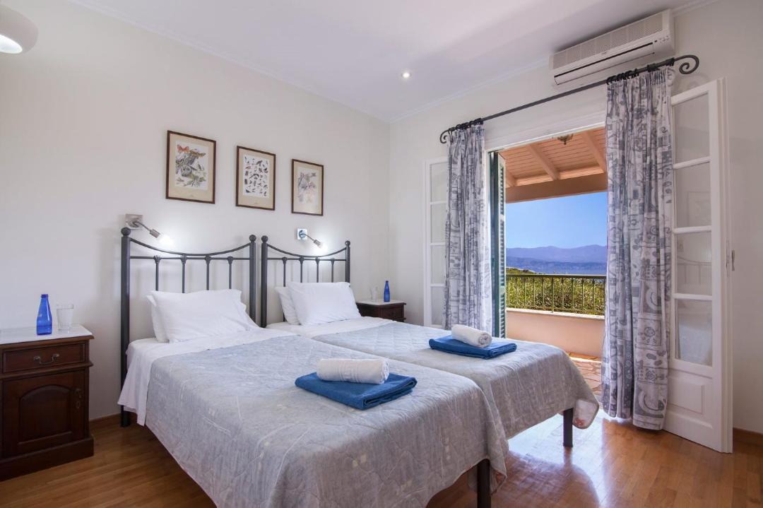 Photo of Bedroom in Petaleia