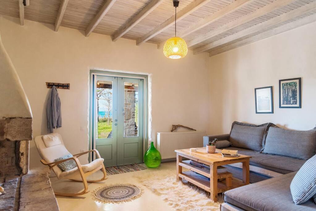 Photo of Livingroom in Molos