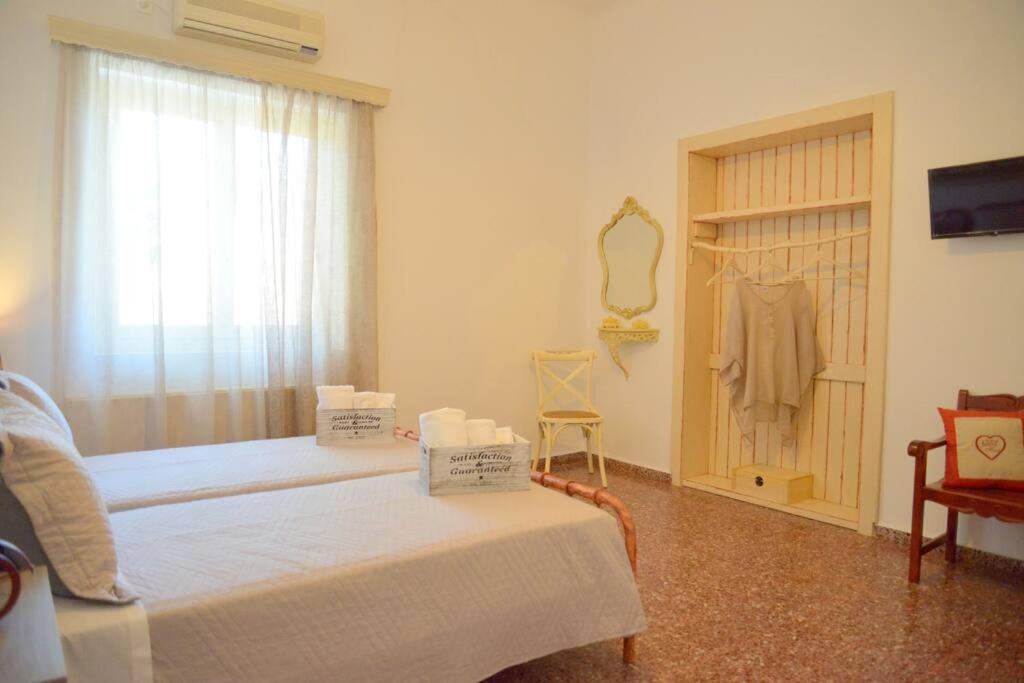 Photo of Bedroom in Milos