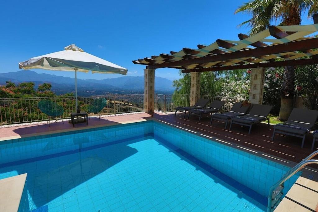 Photo of Outdoor in Monopari
