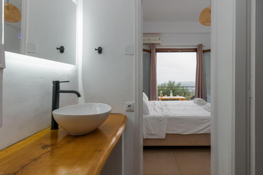 Photo of Bathroom in Leivathos