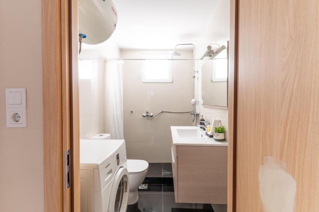 Photo of Bathroom in Alimos