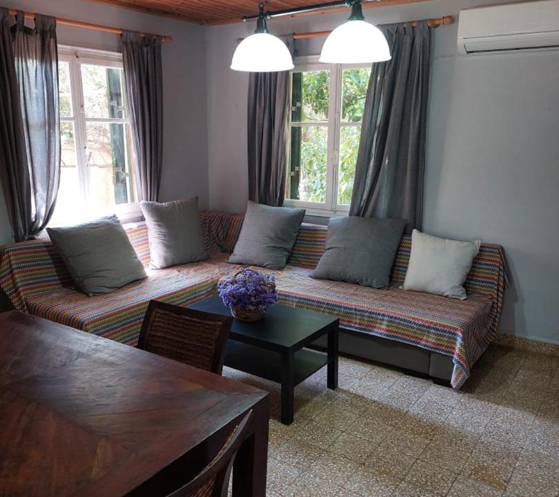 Photo of Livingroom in Legrena