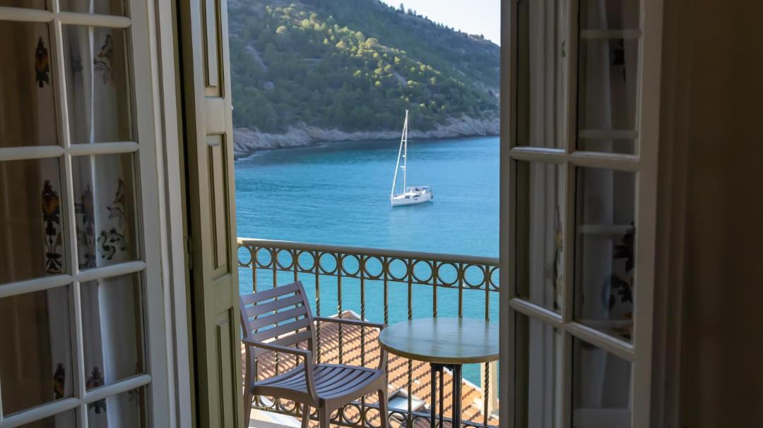 Photo of Patio Balcony in Frourion