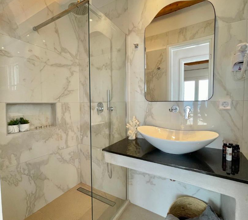 Photo of Bathroom in Tourlos