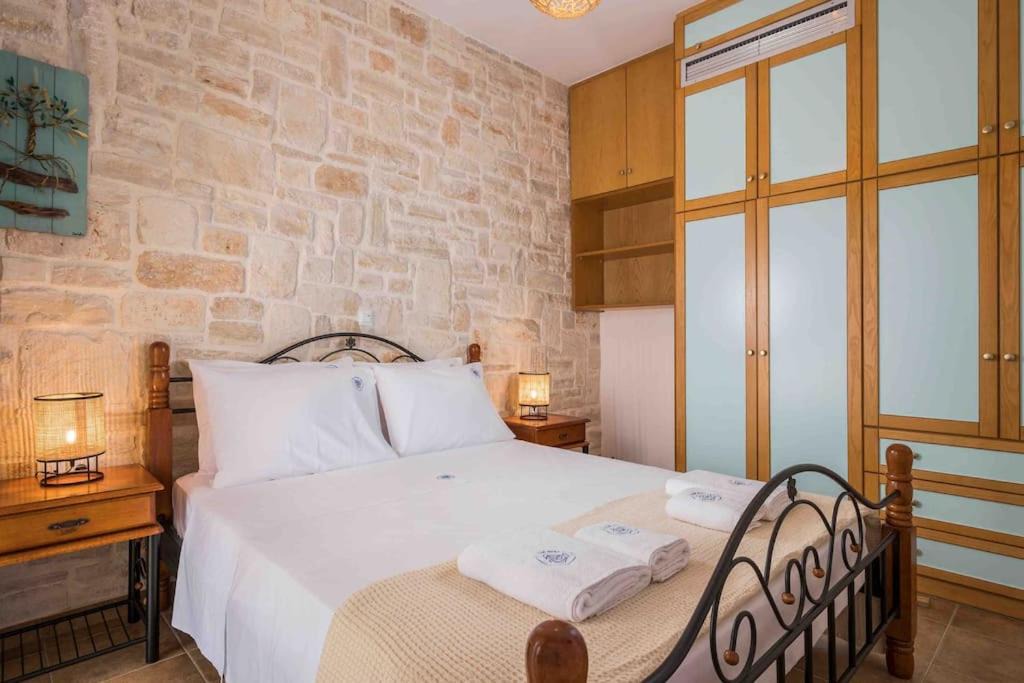 Photo of Bedroom in Drapanos