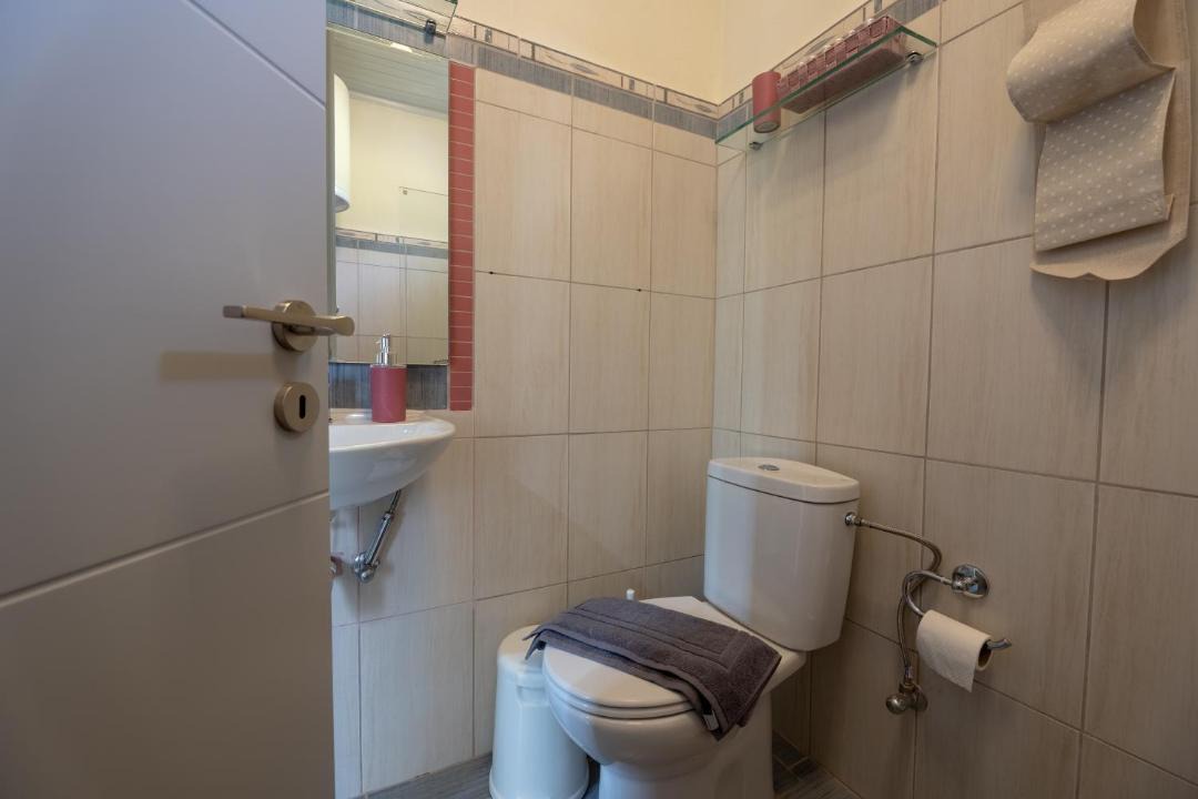 Photo of Bathroom in Kolaitis