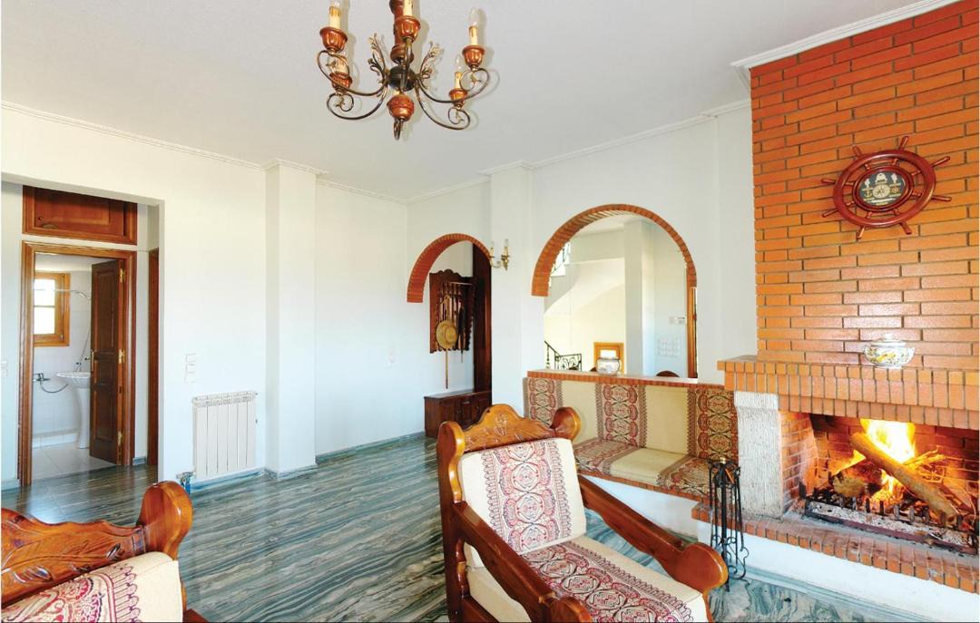 Photo of Livingroom in Assos-Lechaio