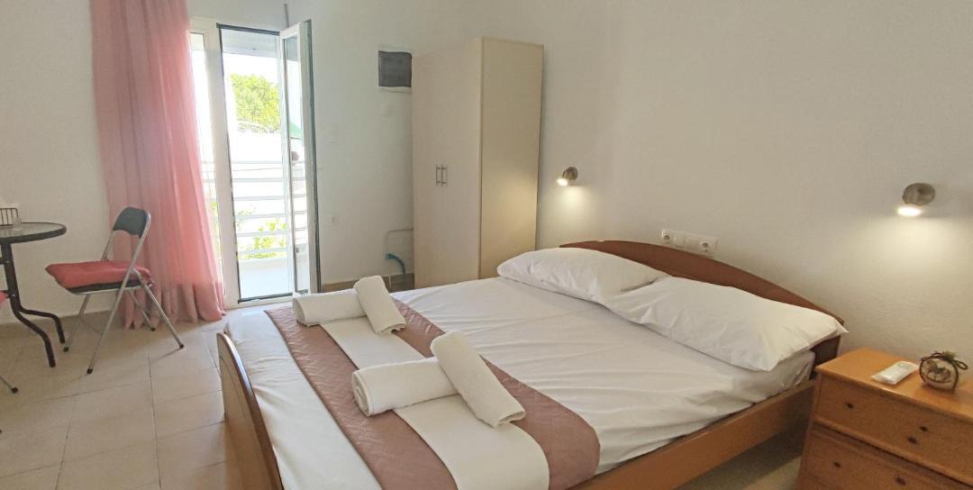 Photo of Bedroom in Matala