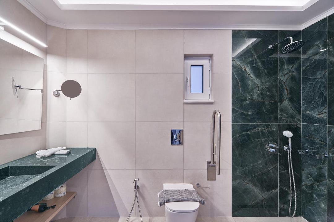 Photo of Bathroom in Platanias Town