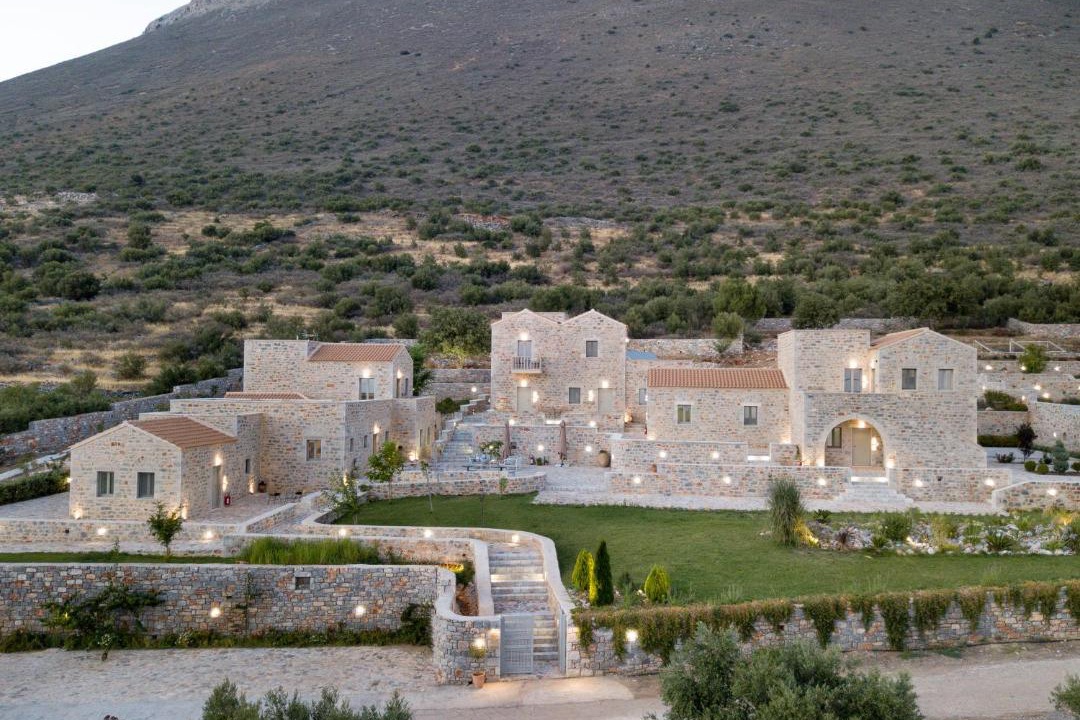 Photo of Buildings in Omales