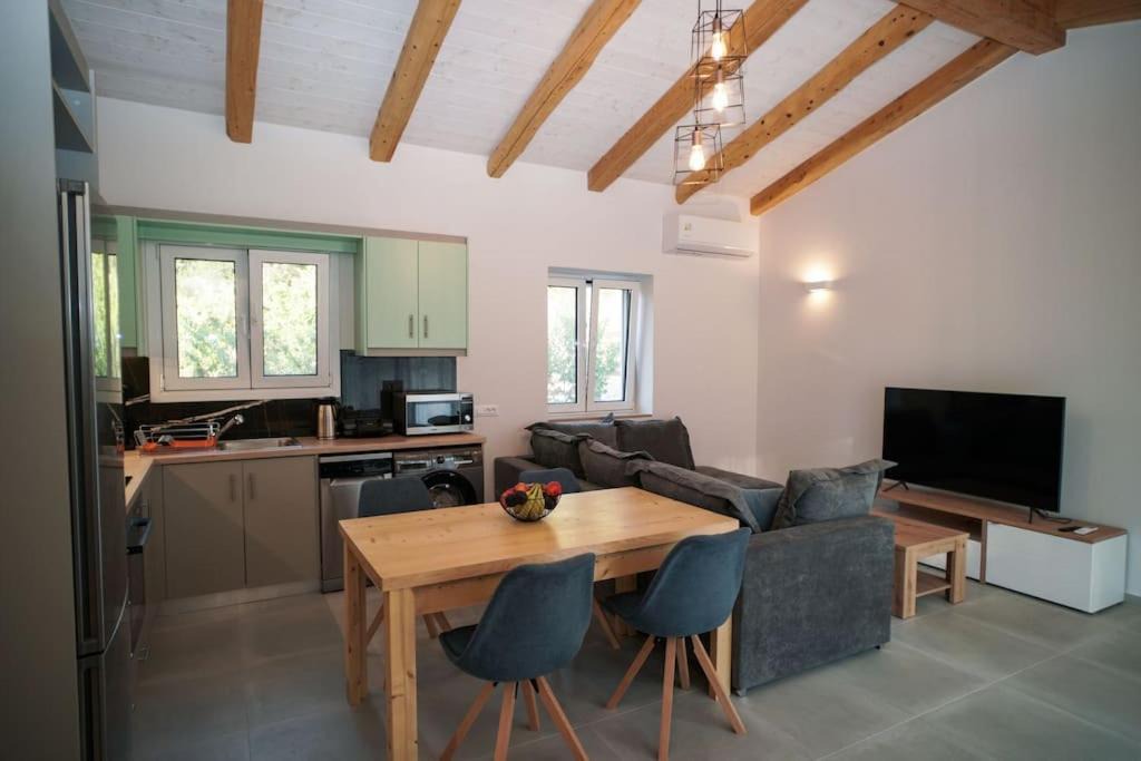 Photo of Livingroom in Liapades